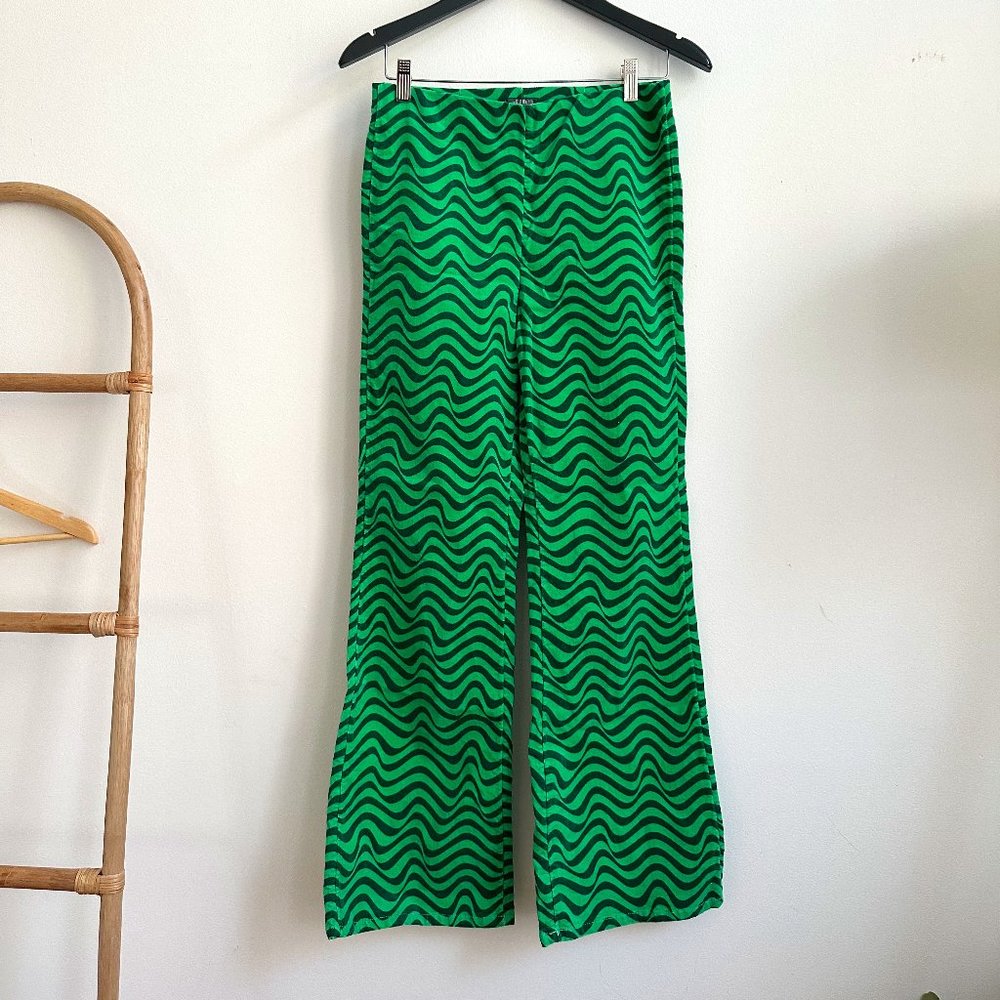 Wild Fable Green Stretch Corduroy Flare Bell Bottom 70’s Vintage Style Pants